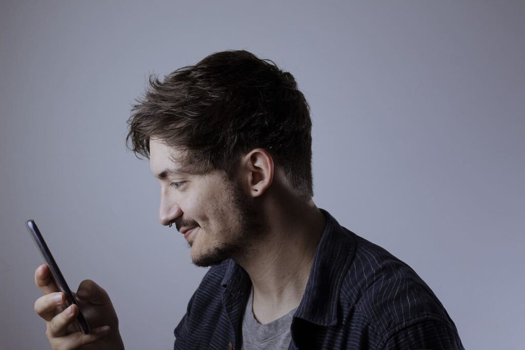 Como girar a tela do celular em qualquer aplicativo