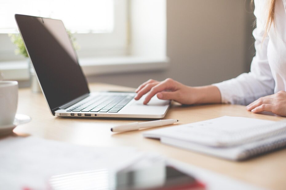 Como a IA pode ajudar você a escrever conteúdo otimizado para SEO que direciona tráfego